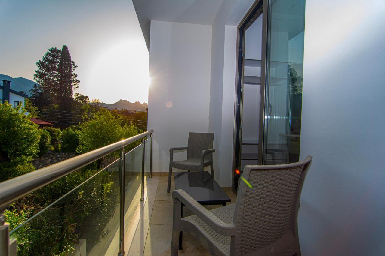 Metin Houses Kyrenia  Luaran gambar